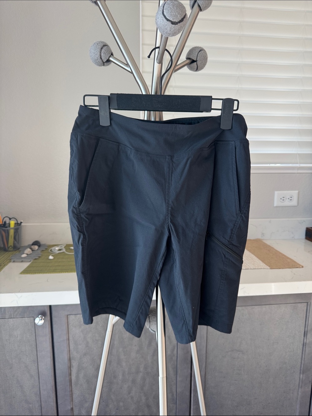 Mountain Hardwear Black Women's Active Shorts
